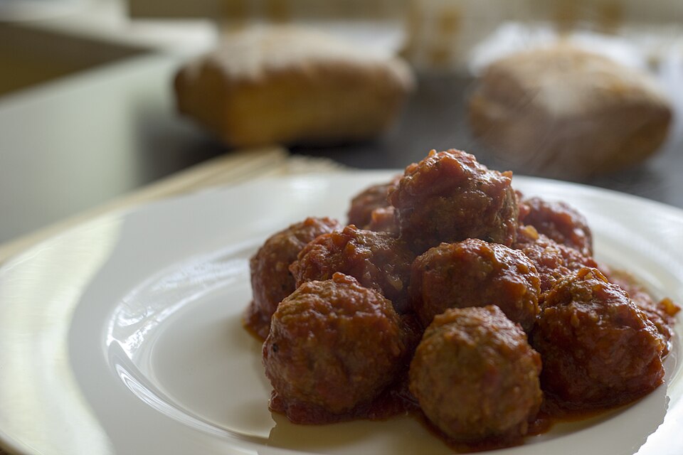 Polpettine Al Sugo Pomodoro (Vleesballetjes in tomaten-kruidensaus)