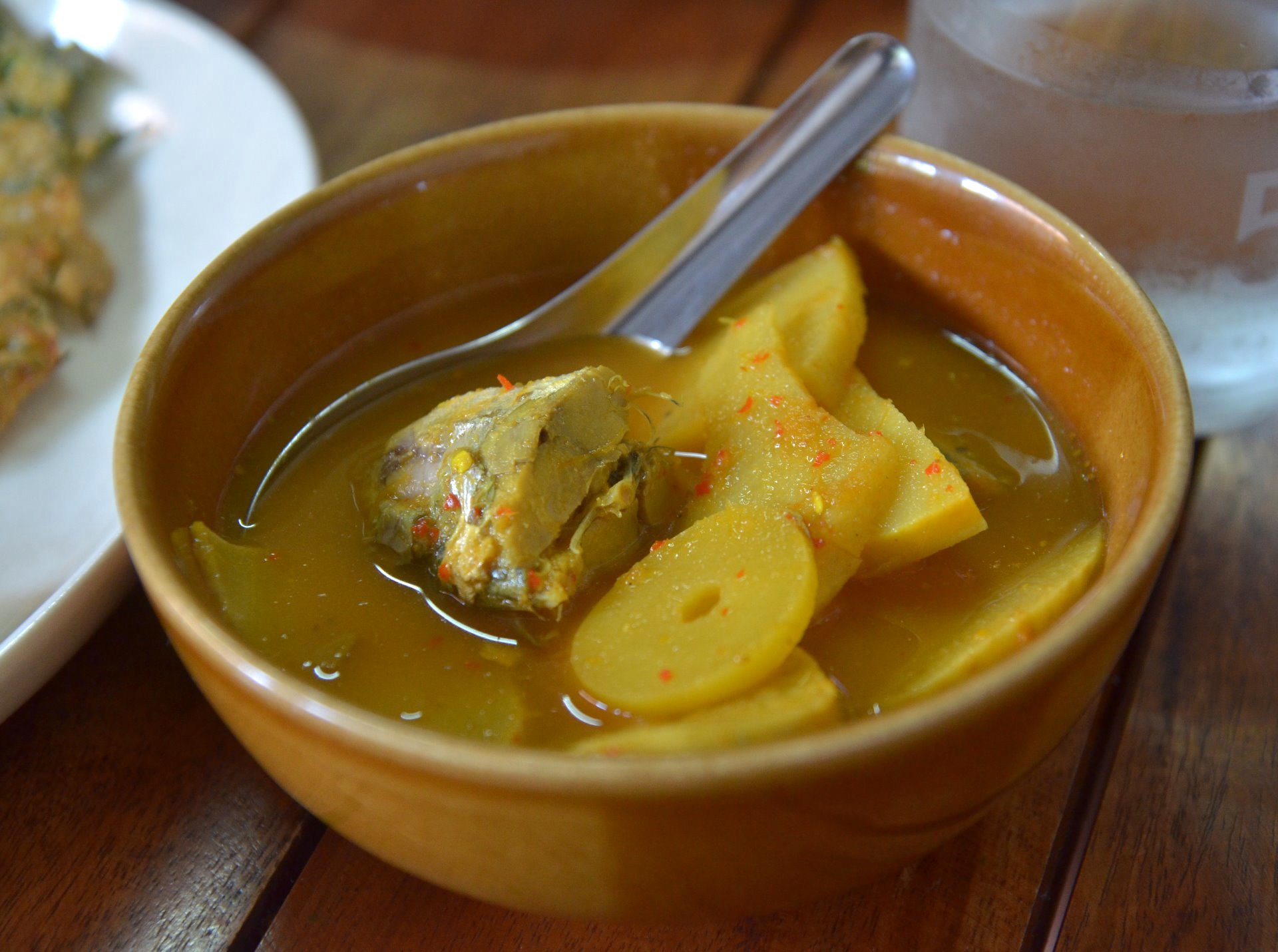 Kaeng Som Pla