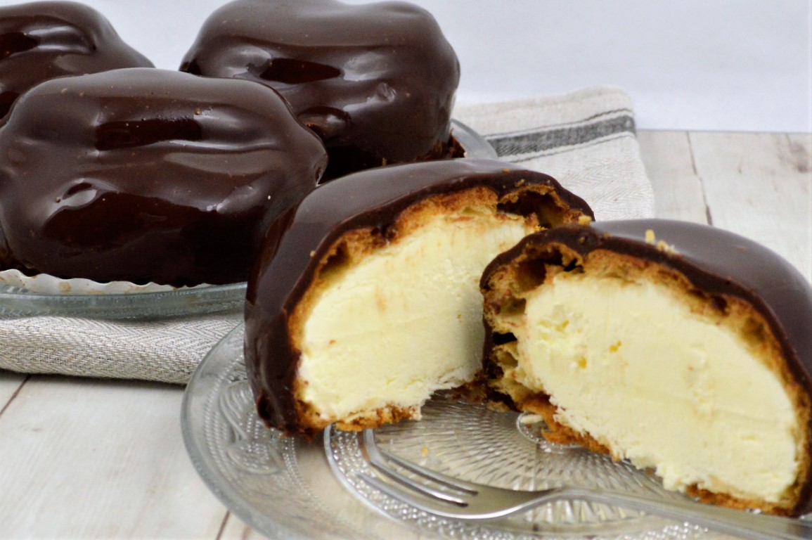 Bossche Bollen met slagroom